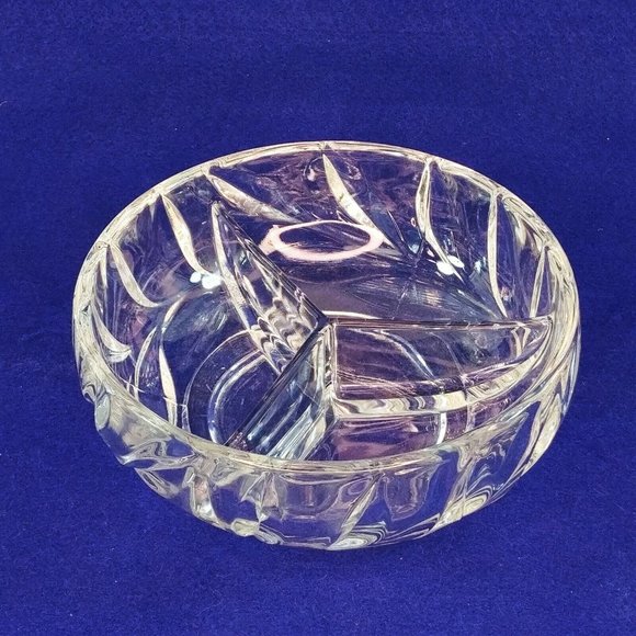 Serving Bowl Divided Simple Leaf Design Vintage Glass Home Decor 6" Dia - Picture 5 of 6